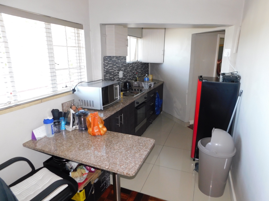 To Let 1 Bedroom Property for Rent in Rondebosch Village Western Cape